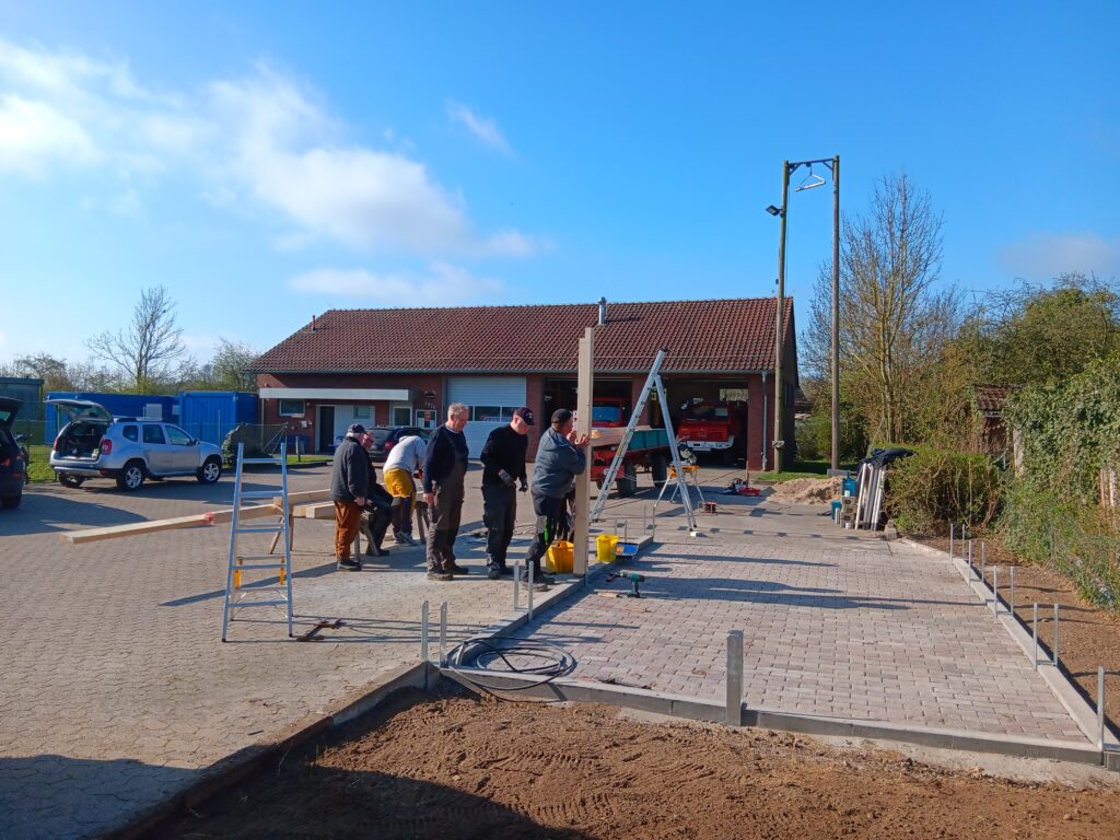Beginn des Hochbaus für den Carport
